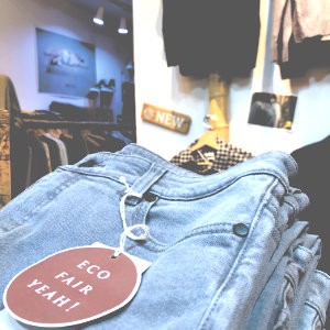 Zertifizierte nachhaltige Mode, hier ökologische Jeans 